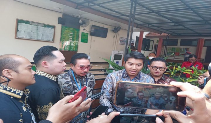 Fot : Tim kuasa hukum JEP saat diwawancarai awak media