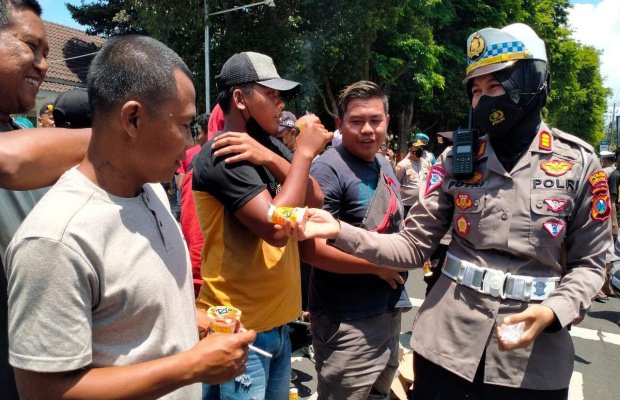 Foto : suasana saat aksi berlangsung