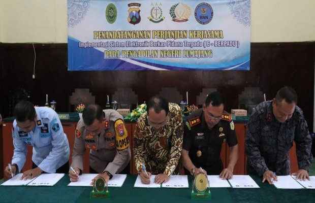 Foto : penandatanganan perjanjian