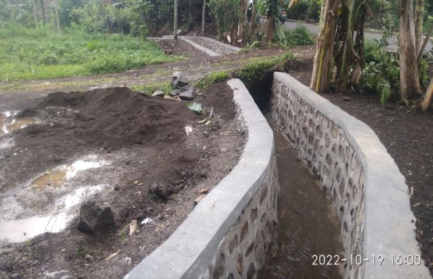 Foto: Proyek Drainase dan TPT 