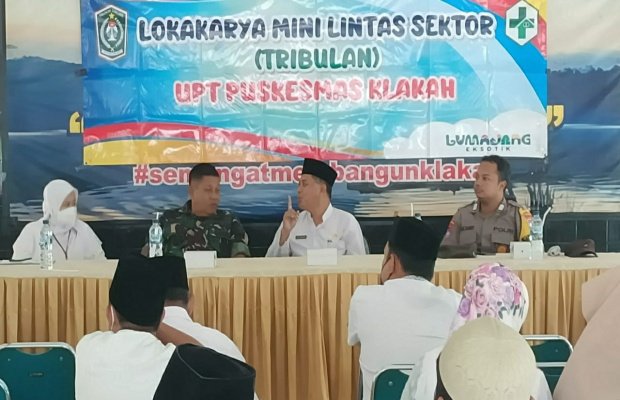 Foto : pertemuan lintas sektoral di Kecamatan Klakah
