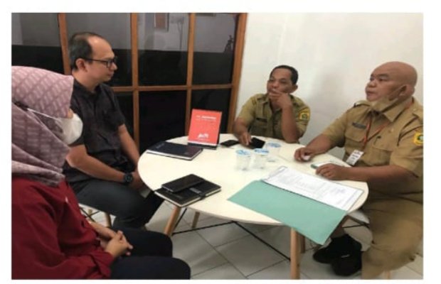 Foto : Tim pengawas dari disparding,lagi rapat di desa leuwinutung 
