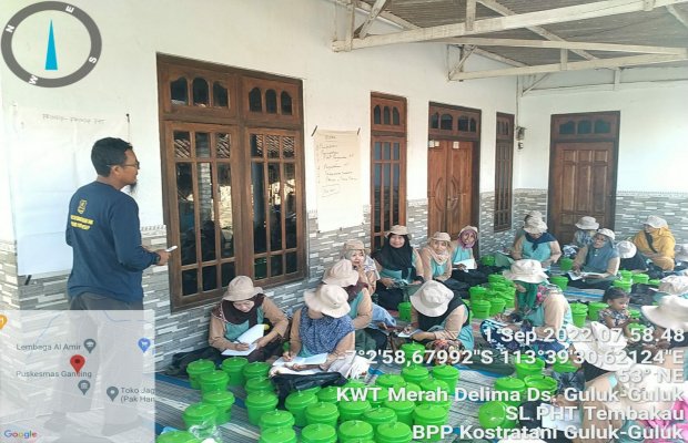 Foto: Petugas DKPP Sumenep saat memberikan materi tentang PHT