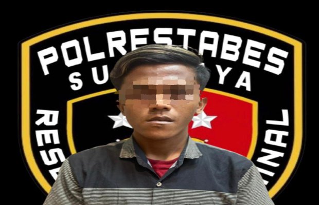 Foto : tersangka saat diamankan ke Polrestabes Surabaya