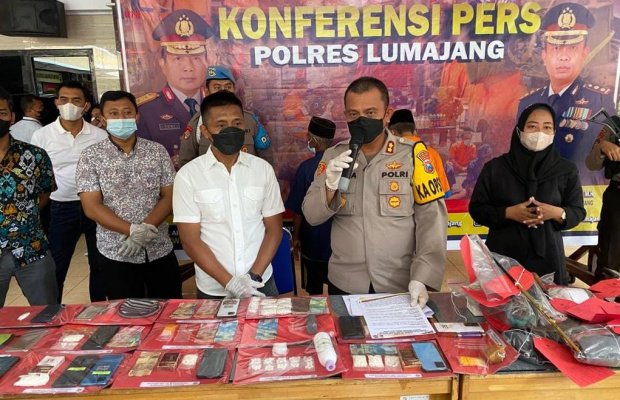 Foto : Kapolres Lumajang pimpin konferensi pers