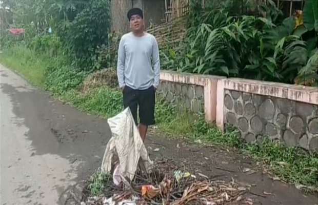 Foto: Vidio salah seorang warga Desa Ledokombo viral dipesan Whatsapp