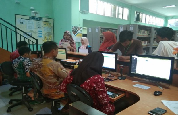 Foto: Beberapa para pengunjung di Perpustakaan Daerah Kabupaten Sumenep