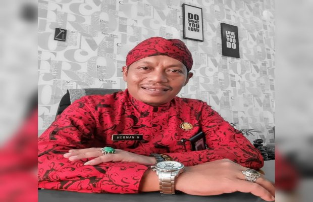 Foto: Kepala Bidang Penanaman Modal Dinas Penanaman Modal dan Pelayanan Terpadu Satu, Herman Hariyanto saat ditemui diruang kerjanya
