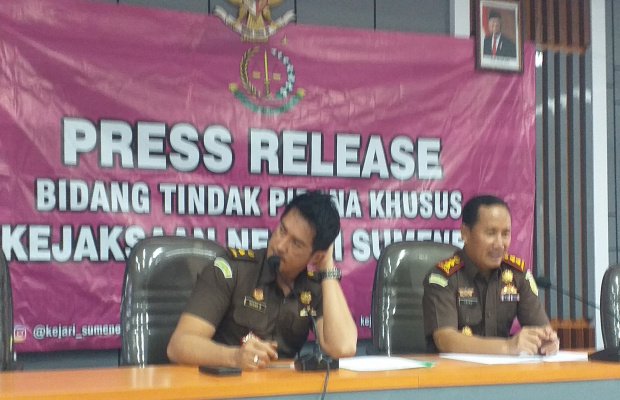 Foto Dokumen: Kajari dan Kasi Intel Kejari Sumenep saat press rilise