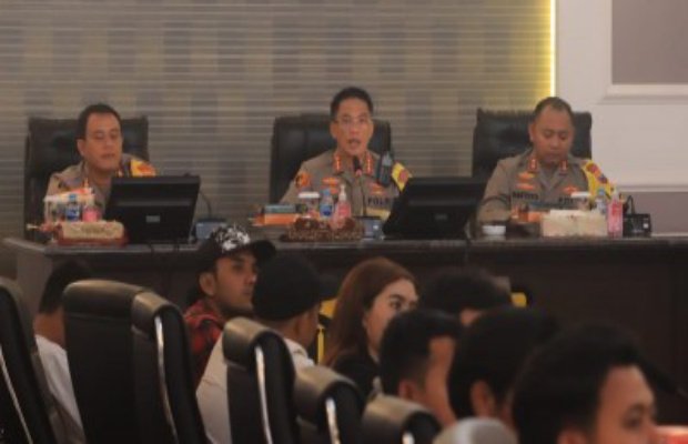 Foto: Kapolrestabes Kombes Pol Akhmad Yusep Gunawan saat anev bersama media Jum'at(30/12)