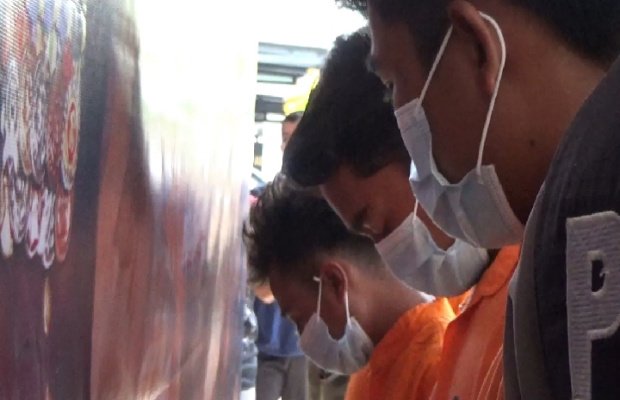Foto : tersangka yang diamankan