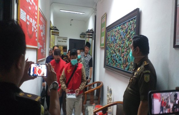 Foto: Dua tersangka saat akan dibawa Rutan klas II B Sumenep