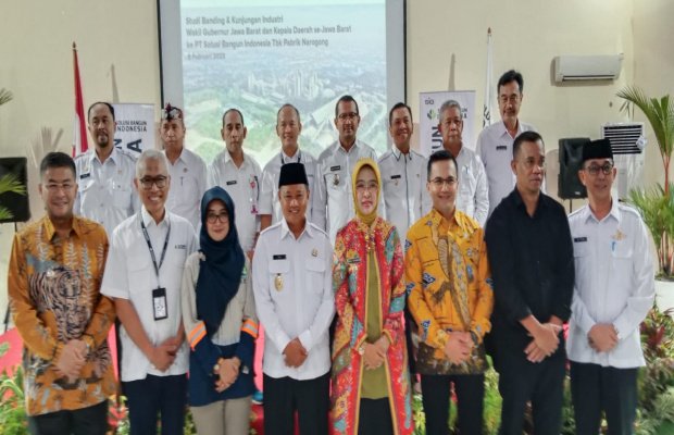 Foto : wakil guburnur dan para wakil bupati dan wali kota se-Jawa barat