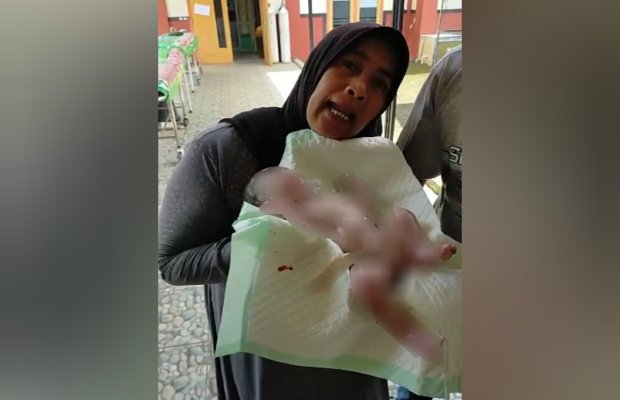 Foto: Potongan Video Penemuan Bayi di Puskesmas Batuan