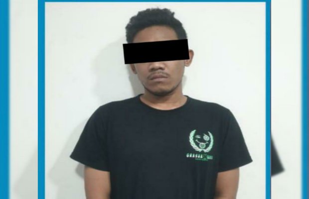 Foto: tersangka dan barang buktinya saat diamankan petugas 
