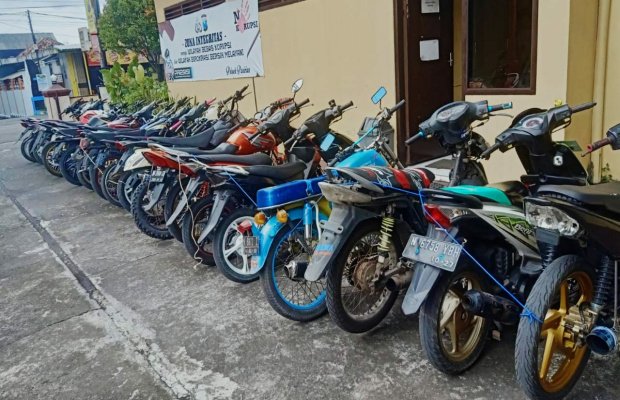 Foto : Puluhan sepeda motor knalpot brong yang disita Polisi