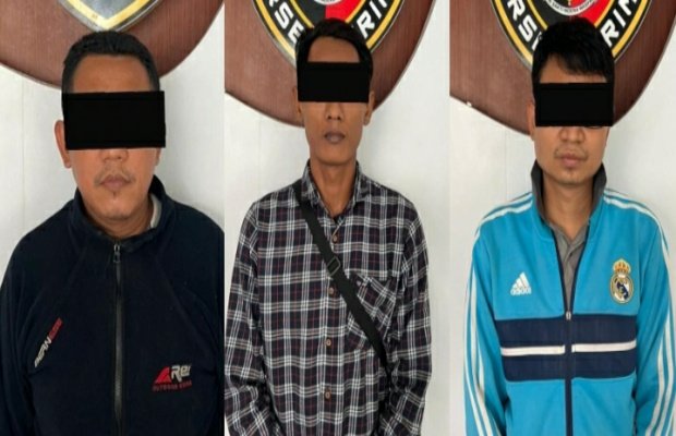 Foto: tiga tersangka penganiayaan anak di shelter milik Pemkot Surabaya 