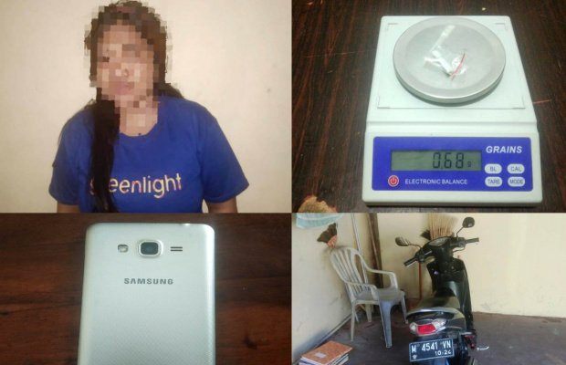 Foto: RY bersama barang bukti saat diamankan polisi 