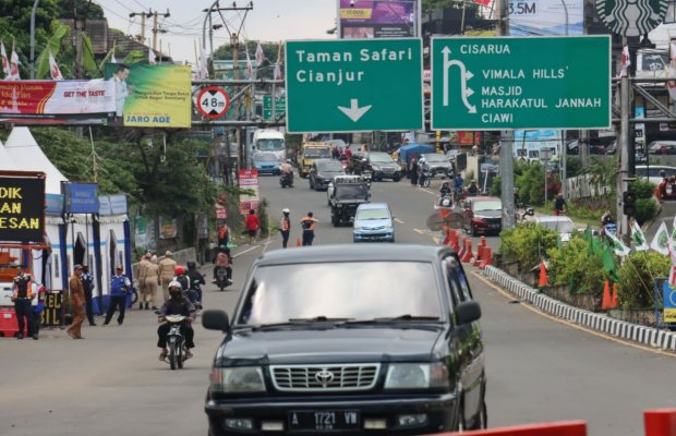 Foto: Situasi jalan puncak