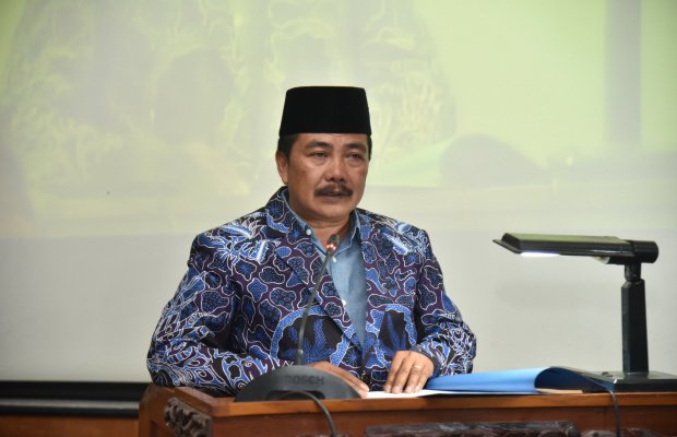 Foto: Ahmad Jazuli, juru bicara Fraksi Demokrat saat membacakan hasil Reses III di aula Paripurna DPRD Sumenep (by Ibnu)
