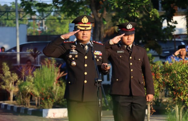 Foto : Kapolres Lumajang saat pimpin Upacara peringati Hari Kebangkitan Nasional di TMP Lumajang