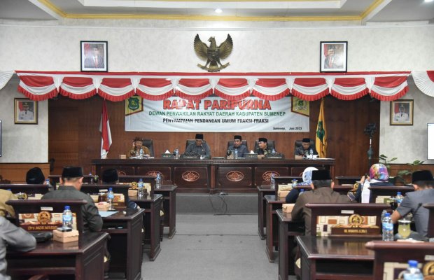 Foto: DPRD Sumenep saat menggelar Rapat Paripurna Penyampaian Pandangan Umum Fraksi-Fraksi (by Ibnu)