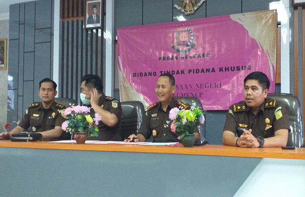 Foto: Kejari Sumenep saat Press Release penetapan tersangka baru kasus kapal ghoib mantan bupati