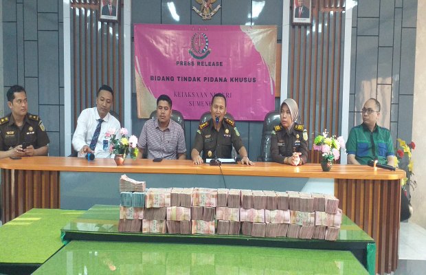 Foto: Kejaksaan Negeri Sumenep saat jumpa pers pengembalian uangan negara dengan awak media