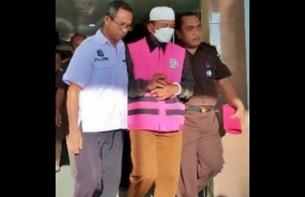 Foto: Kepala Desa Mundurejo do Giring ke Mobil Tahanan 