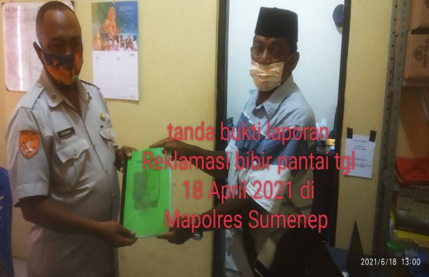 Foto: Sarkawi, selaku Ketua Brigade 571 TMP Madura, saat laporan ke Polres Sumenep