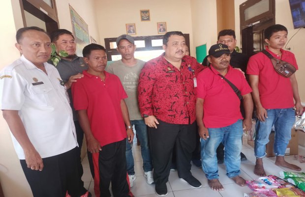 Foto: Kadinsos P3A Sumenep saat pemulangan Korban TPPO