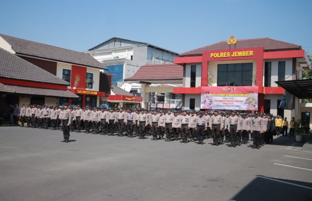 Foto: Apel pengamanan Pilkades berlangsung di halaman Mapolres Jember 
