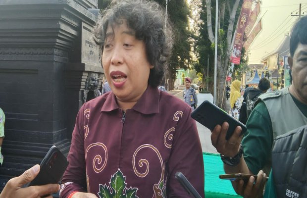 Foto : Yuyun Baharita Ketu KPU Lumajang