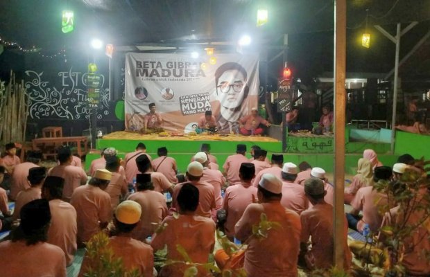 Foto: Deklarasi Beta Gibran Madura, Senin (2/10/2023) Malam di Salah Satu Cafe Kec. Lenteng, Kab. Sumenep.