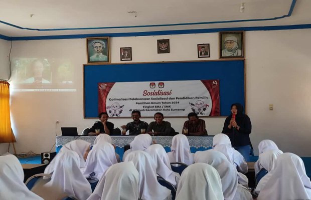 Foto: PPK dan PPS Kec. Kota Sumenep melakukan sosialisasi