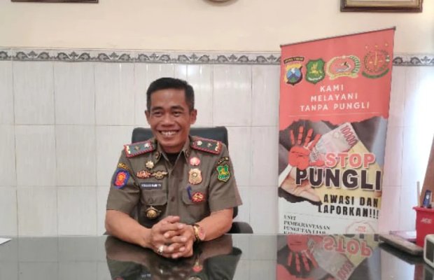 Foto: Kepala Satpol PP Sumenep Drs. Ach. Laili Maulidy, M.Si saat ditemui di ruang kerjanya.