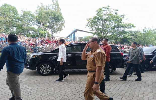 Foto: Presiden RI Jokowidodo usai meresmikan Pasar Induk Among Tani Kota Batu.