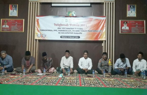 Foto: Istighosah Pemilu 2024 di Pendopo Kecamatan Rubaru, Senin, (12/02/2024) malam.
