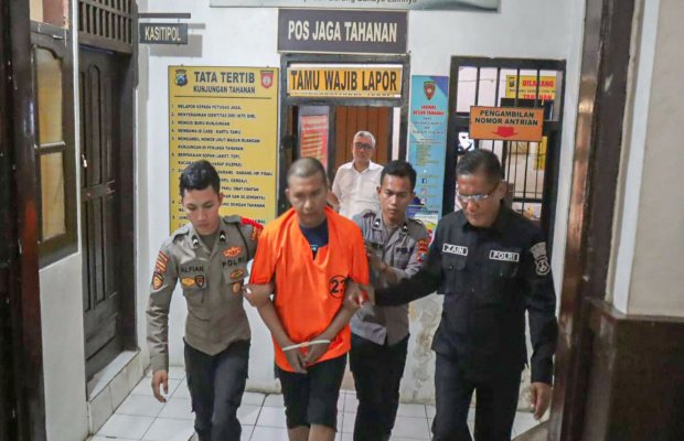 Foto :DA (21) Diamankan Polres Kora Probolinggo