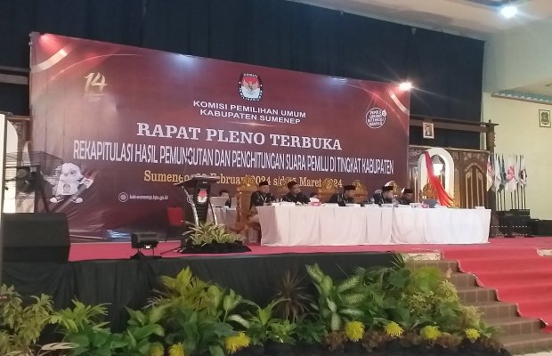 Foto: Suasana Pleno Terbuka Rekapitulasi hasil pemungutan dan penghitungan suara pemilu 2024 di Sumenep