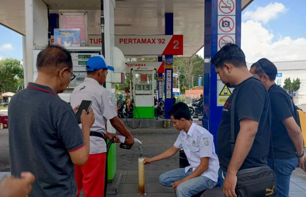 Foto: Cegah kelangkaan BBM polisi sidak disejumlah SPBU 