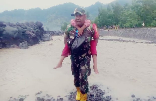 Foto : Babinsa Koramil 0821/09 Candipuro Lumajang Serka Novi Wahyu Santoso  