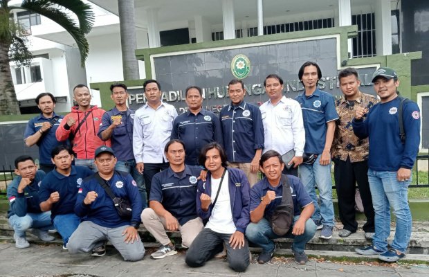 Foto: Sarbumusi di PN Bandung 