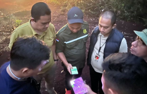 Foto: petugas saat olah TKP titik kordinat