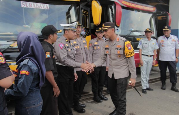 Foto: Polres Jember saat Gelar KRYD di Terminal dan Stasiun