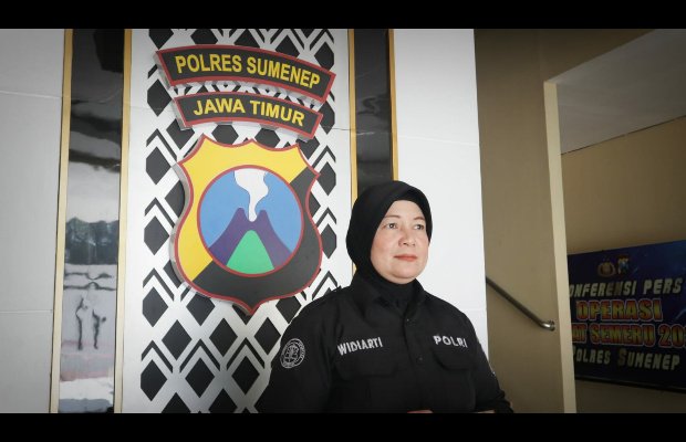 Foto: Kasie Humas Polres Sumenep AKP Widiarti saat wawancara dengan awak media