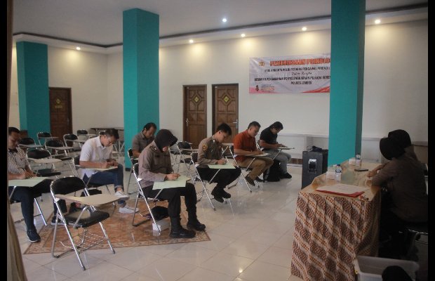 Foto: Pembekalan Psikologi Massa Bagi Anggota Polres Jember