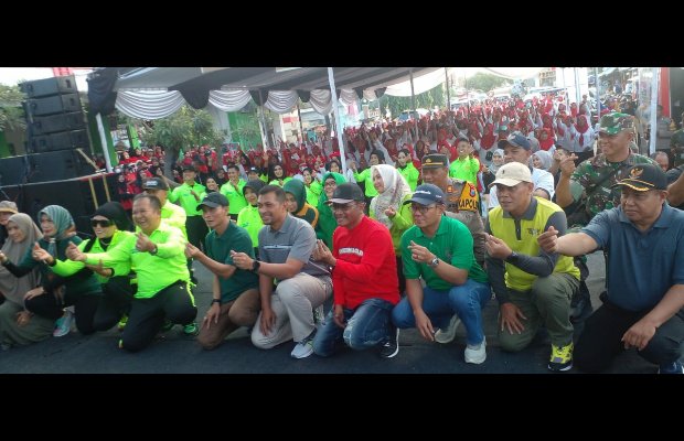 Foto: Bupati Hendy dan Muspika Puger