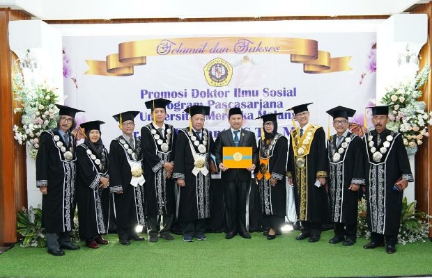 Foto: Arif Firmanto, saat wisuda Doktor