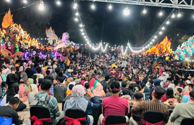 Foto: Kemeriahan Kirab Maskot Pilkada Sumenep 2024 di Kecamatan Pragaan
